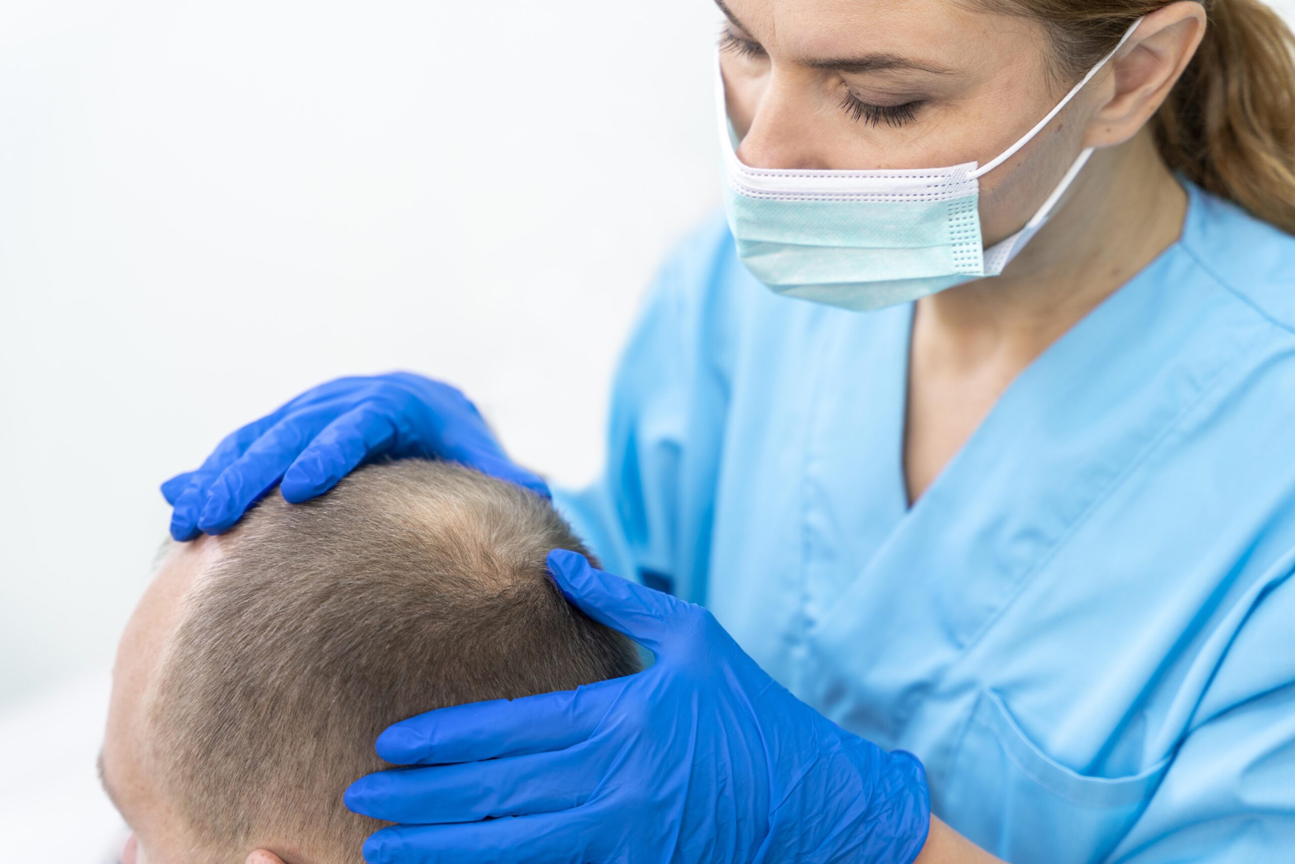 À partir de quel âge peut-on faire une greffe de cheveux ?